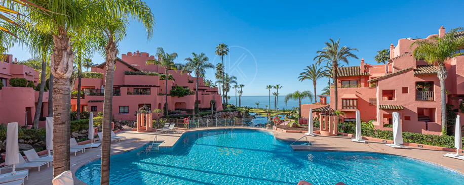 APARTAMENTO EN PRIMERA LÍNEA DE PLAYA - CABO BERMEJO - ESTEPONA