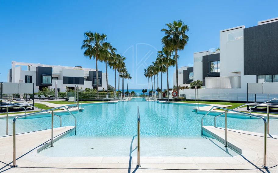 THE ISLAND, Estepona — Exclusiva Residencia de Obra Nueva con Vistas al Mar y a la Montaña