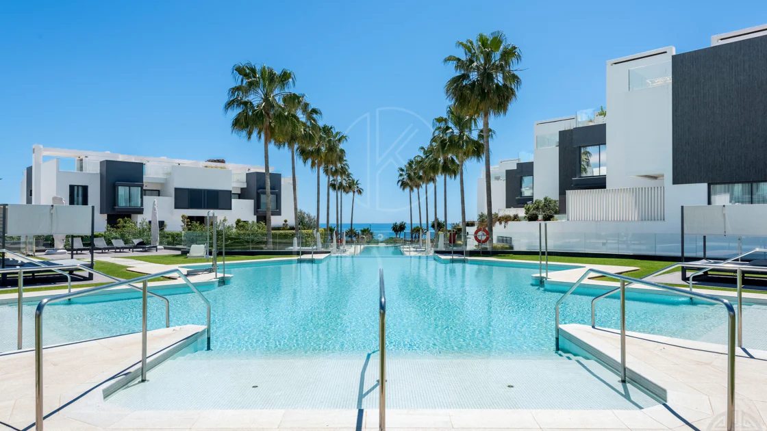 THE ISLAND, Estepona — Exclusiva Residencia de Obra Nueva con Vistas al Mar y a la Montaña