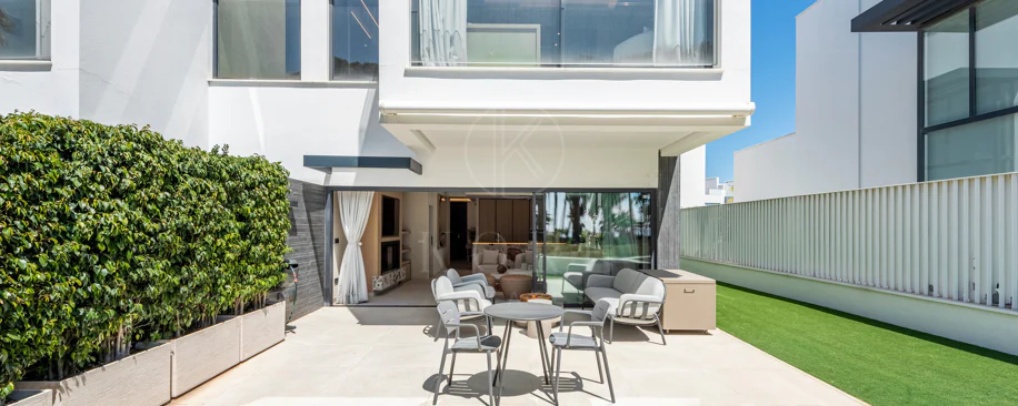THE ISLAND, Estepona — Exclusiva Residencia de Obra Nueva con Vistas al Mar y a la Montaña