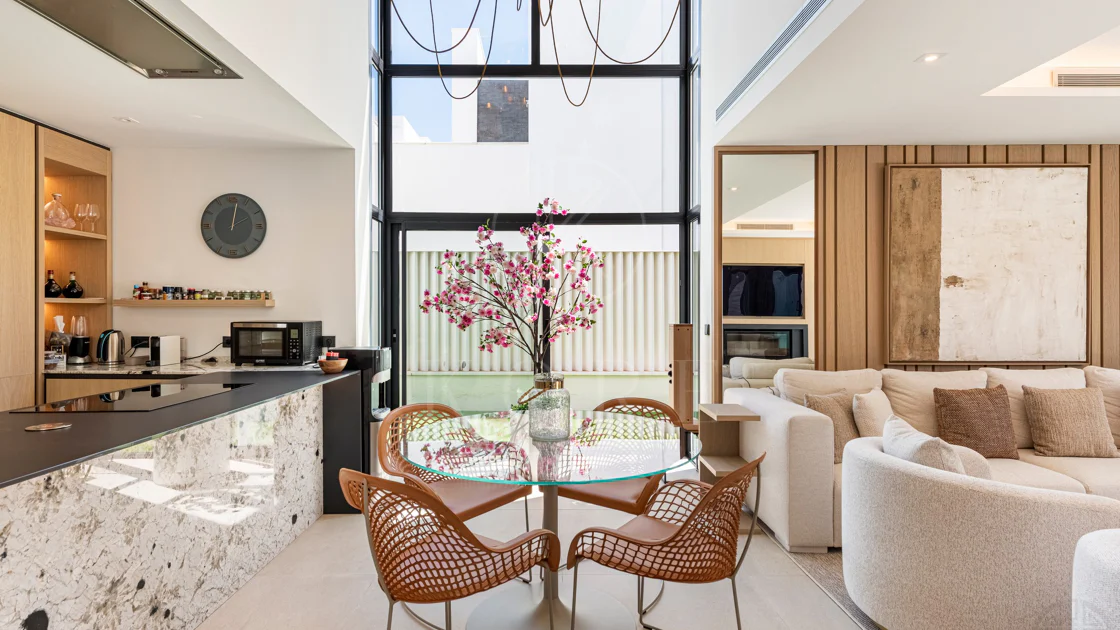 THE ISLAND, Estepona — Exclusiva Residencia de Obra Nueva con Vistas al Mar y a la Montaña