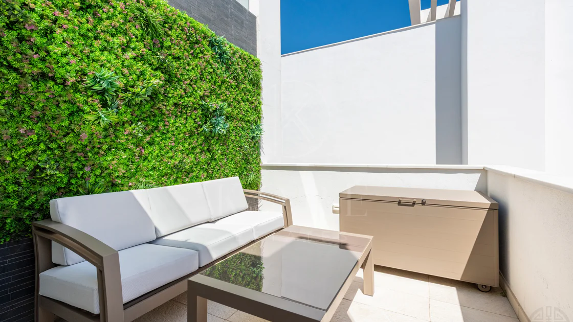 THE ISLAND, Estepona — Exclusiva Residencia de Obra Nueva con Vistas al Mar y a la Montaña
