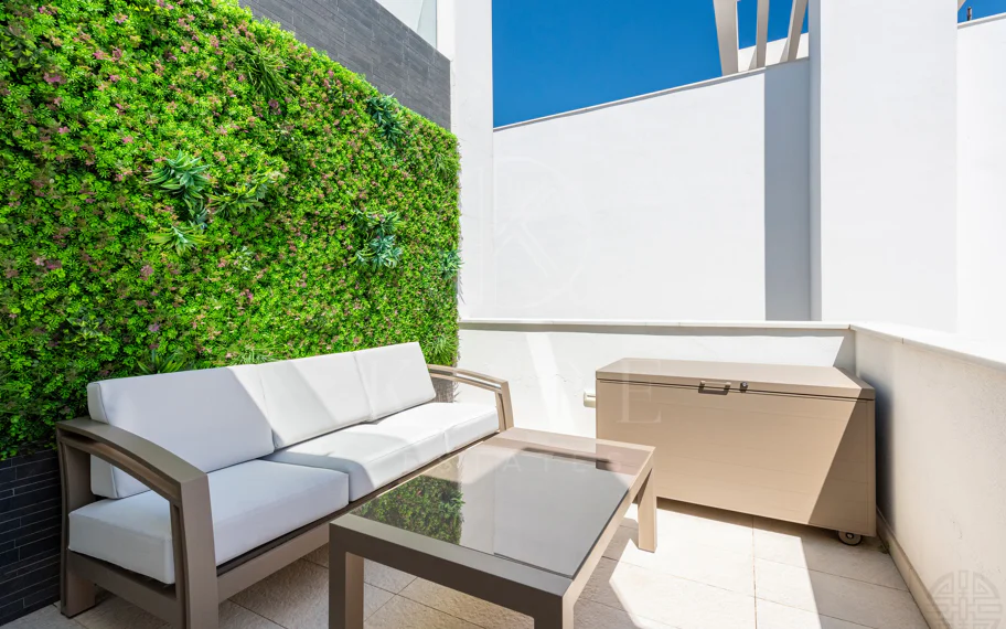 THE ISLAND, Estepona — Exclusiva Residencia de Obra Nueva con Vistas al Mar y a la Montaña