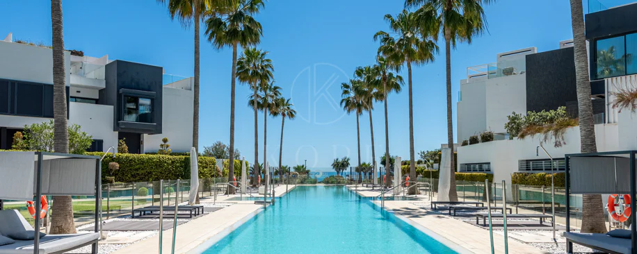 THE ISLAND, Estepona — Exclusiva Residencia de Obra Nueva con Vistas al Mar y a la Montaña