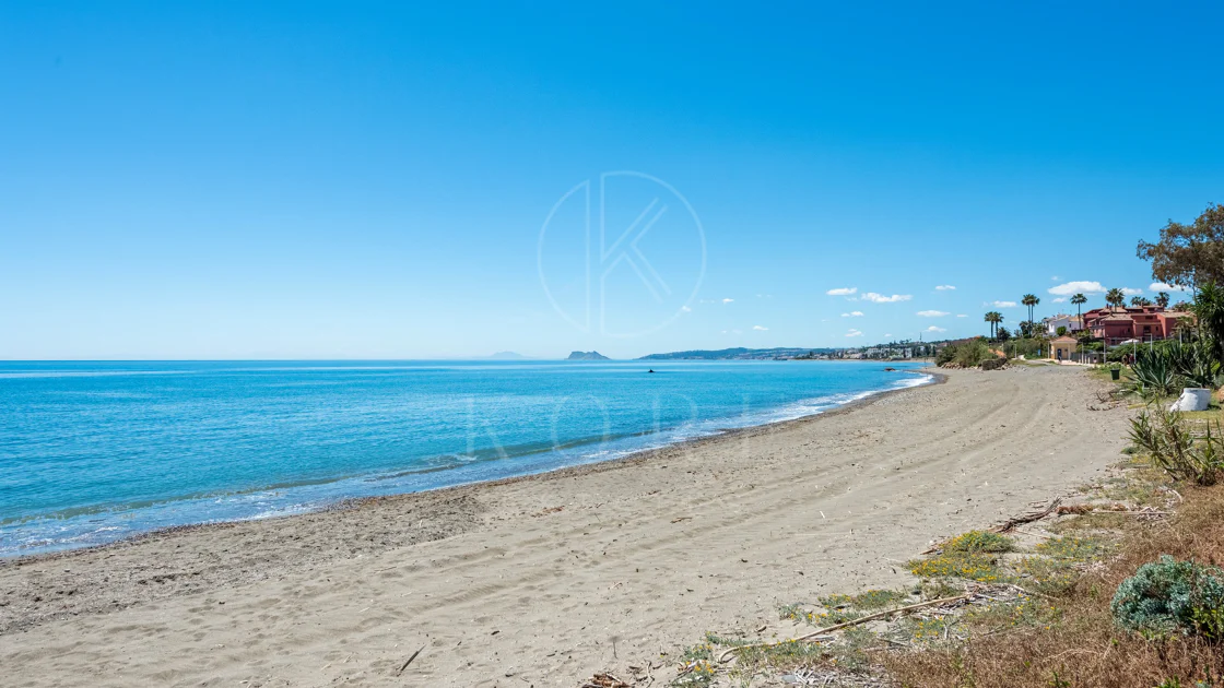 THE ISLAND, Estepona — Exclusiva Residencia de Obra Nueva con Vistas al Mar y a la Montaña