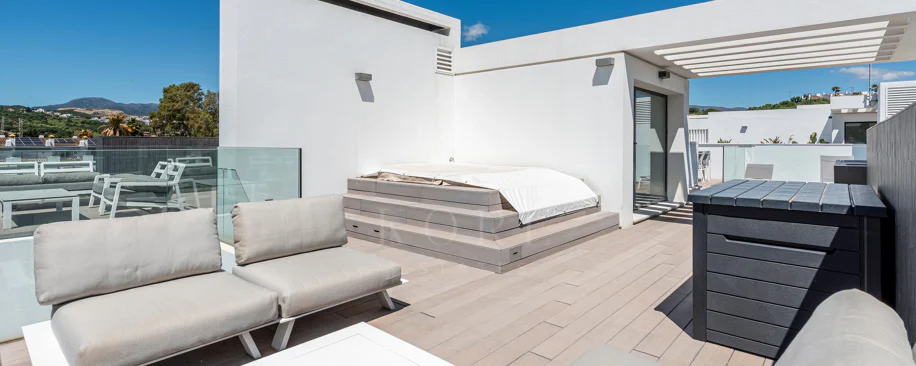 THE ISLAND, Estepona — Exclusiva Residencia de Obra Nueva con Vistas al Mar y a la Montaña