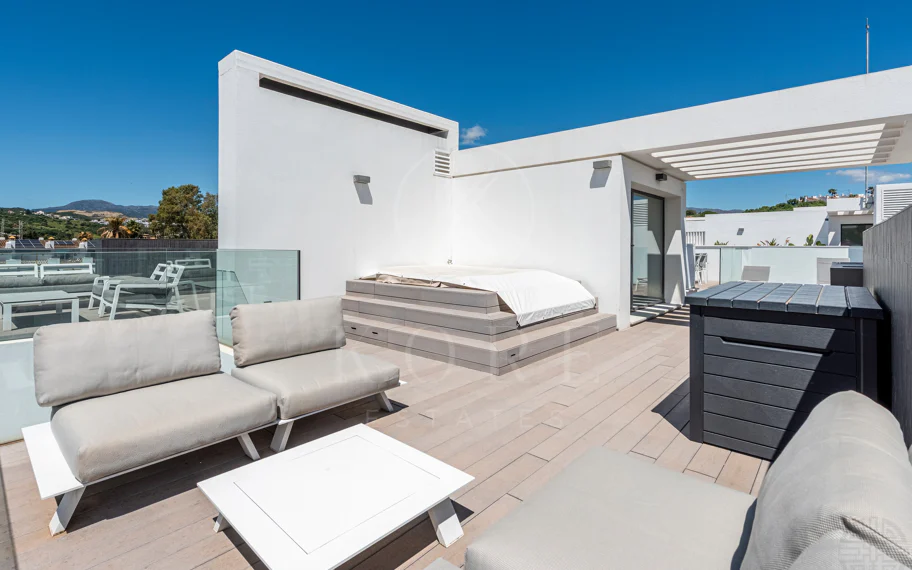 THE ISLAND, Estepona — Exclusiva Residencia de Obra Nueva con Vistas al Mar y a la Montaña