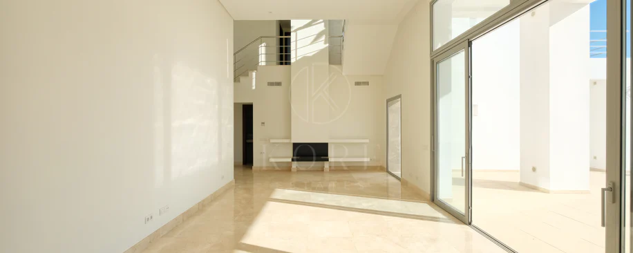 Villa de lujo de 4 dormitorios en Puerto del Capitán, Benahavís, con vistas panorámicas