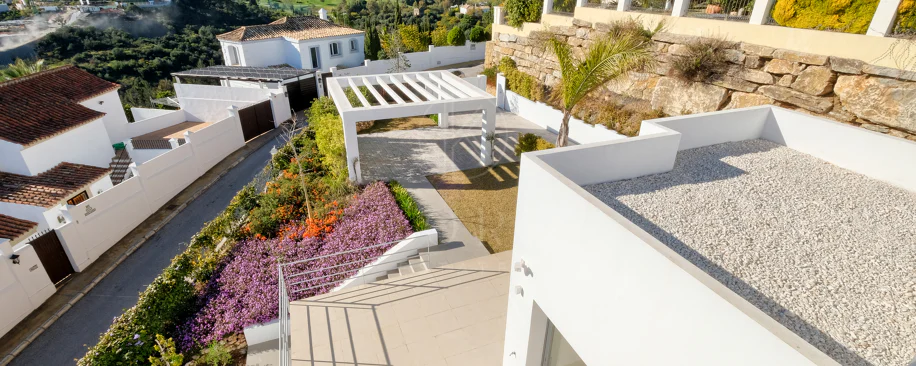 Villa de lujo de 4 dormitorios en Puerto del Capitán, Benahavís, con vistas panorámicas