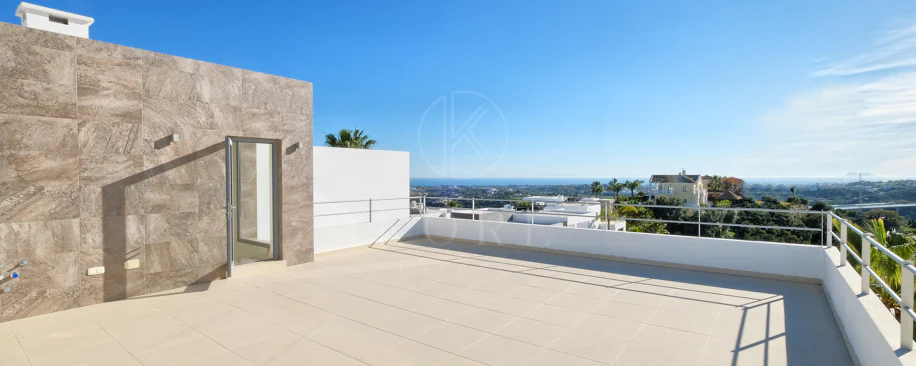 Villa de lujo de 4 dormitorios en Puerto del Capitán, Benahavís, con vistas panorámicas