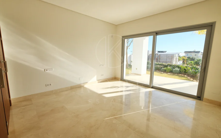 Villa de lujo de 4 dormitorios en Puerto del Capitán, Benahavís, con vistas panorámicas