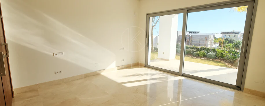 Villa de lujo de 4 dormitorios en Puerto del Capitán, Benahavís, con vistas panorámicas