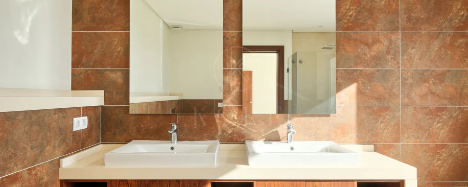 Villa de lujo de 4 dormitorios en Puerto del Capitán, Benahavís, con vistas panorámicas