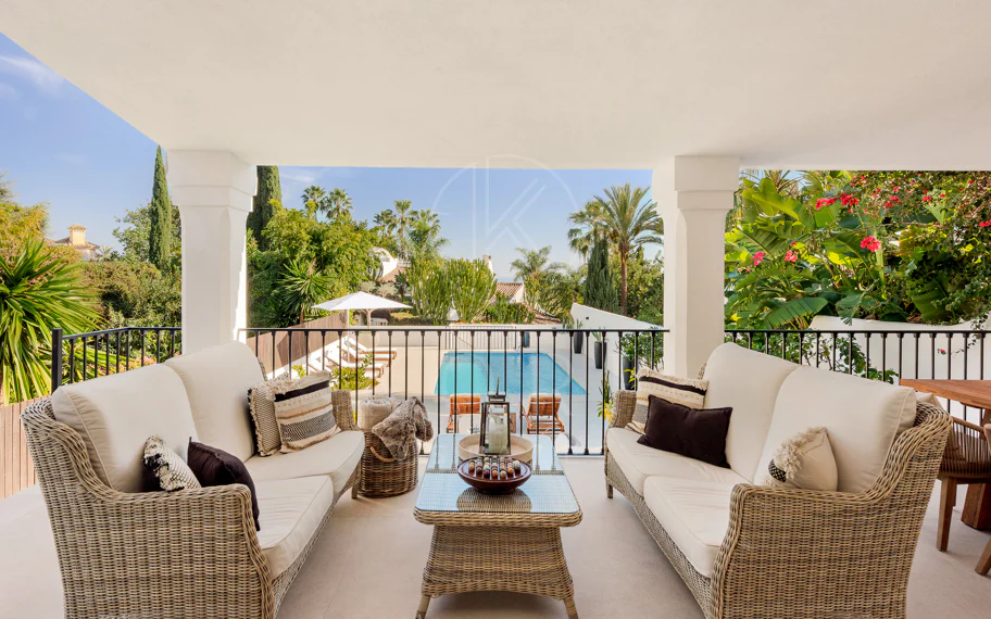 Villa Verano - Impresionante villa recientemente renovada con excelentes vistas al mar, situada en Sierra Blanca, Marbella