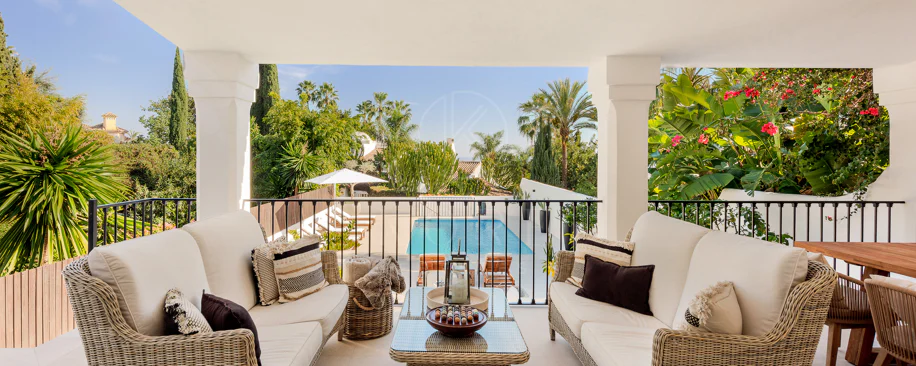 Villa Verano - Impresionante villa recientemente renovada con excelentes vistas al mar, situada en Sierra Blanca, Marbella