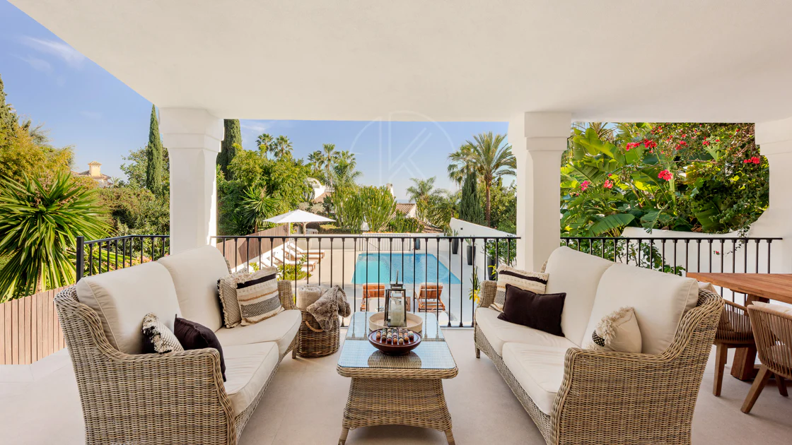 Villa Verano - Impresionante villa recientemente renovada con excelentes vistas al mar, situada en Sierra Blanca, Marbella