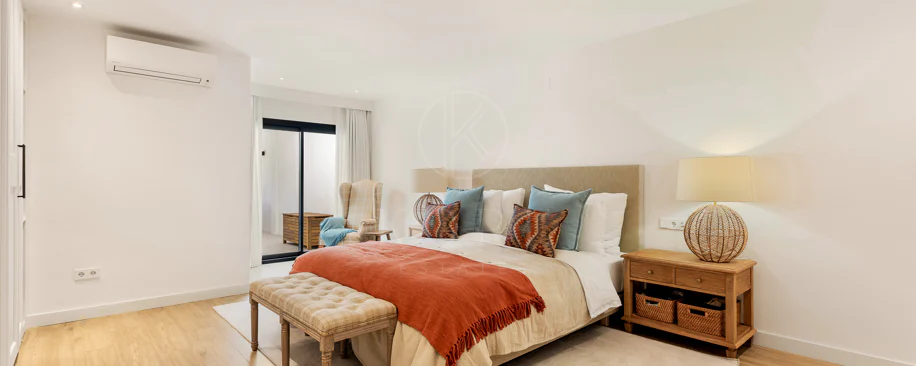 Villa Verano - Impresionante villa recientemente renovada con excelentes vistas al mar, situada en Sierra Blanca, Marbella