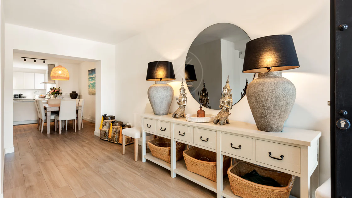 Villa Verano - Impresionante villa recientemente renovada con excelentes vistas al mar, situada en Sierra Blanca, Marbella