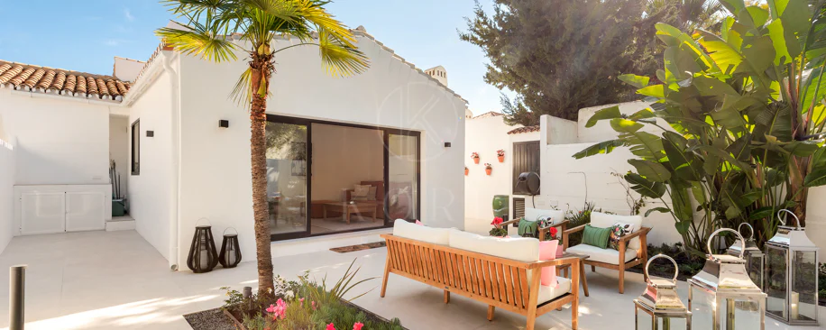Villa Verano - Impresionante villa recientemente renovada con excelentes vistas al mar, situada en Sierra Blanca, Marbella