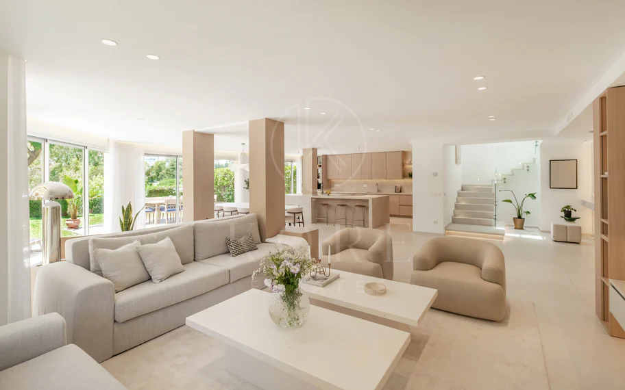 Elegante villa familiar con vistas panorámicas al golf y a la montaña en La Quinta Hills