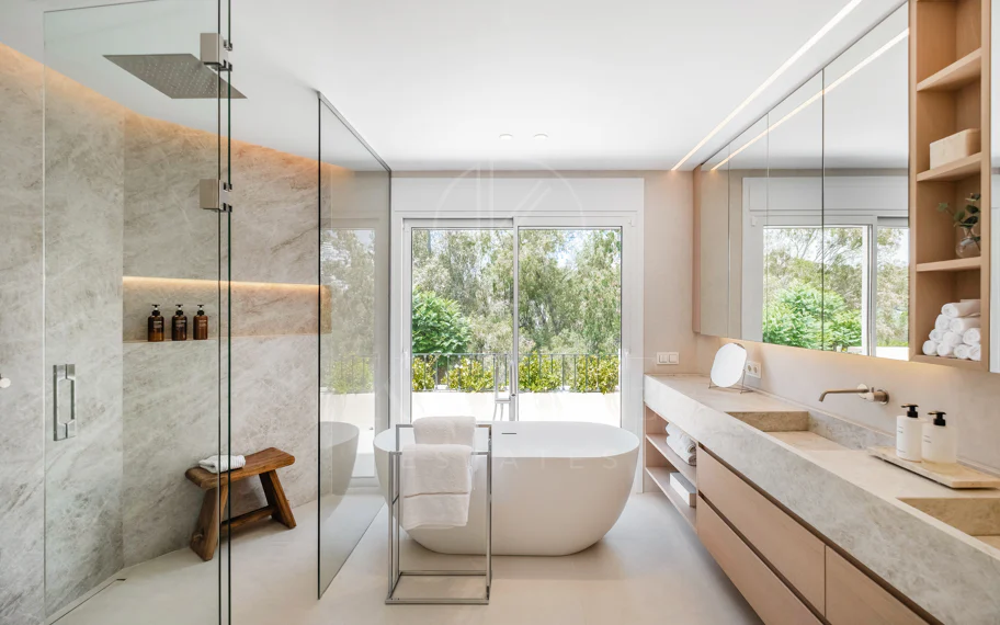 Elegante villa familiar con vistas panorámicas al golf y a la montaña en La Quinta Hills