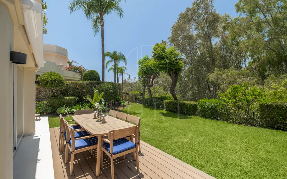 Elegante villa familiar con vistas panorámicas al golf y a la montaña en La Quinta Hills