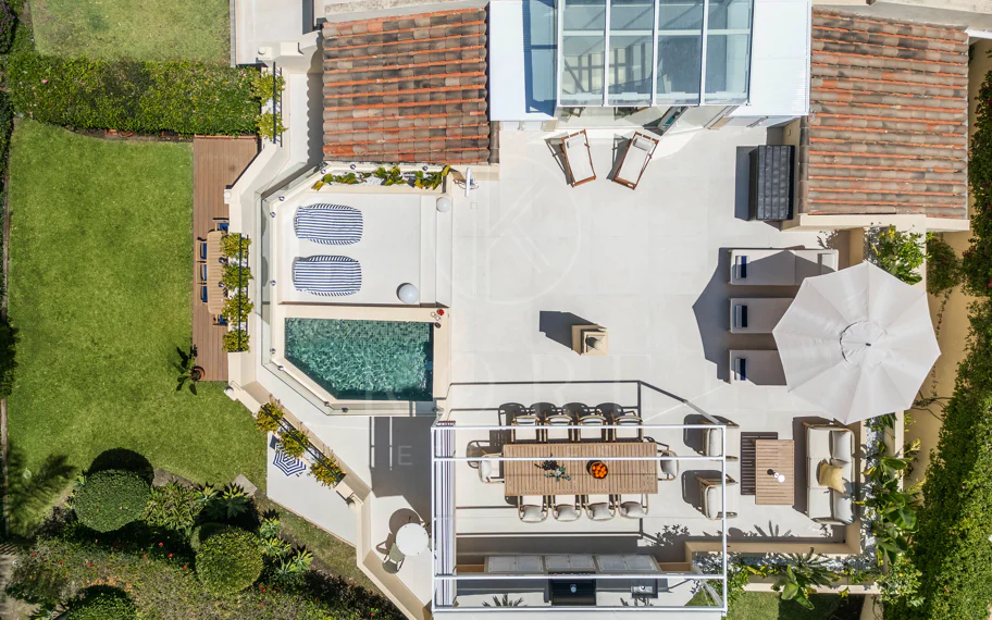 Elegante villa familiar con vistas panorámicas al golf y a la montaña en La Quinta Hills