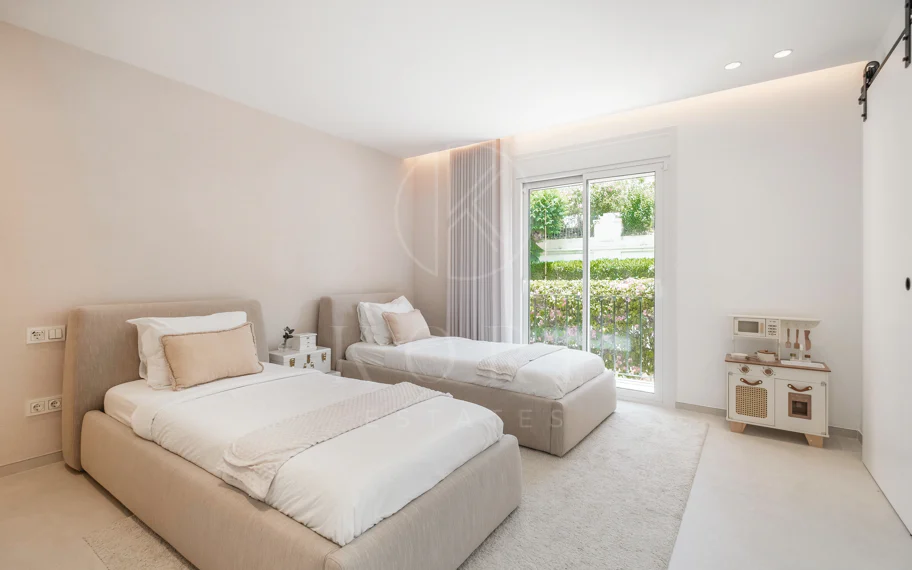 Elegante villa familiar con vistas panorámicas al golf y a la montaña en La Quinta Hills
