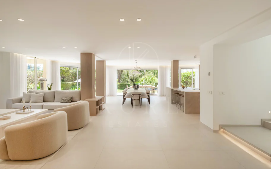 Elegante villa familiar con vistas panorámicas al golf y a la montaña en La Quinta Hills