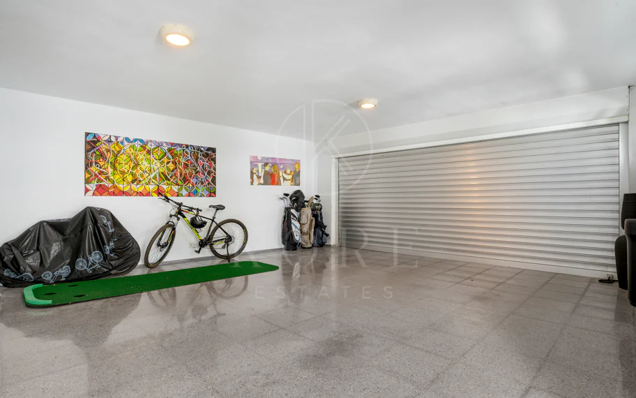 Villa de lujo de 4 dormitorios en Nueva Andalucía a poca distancia a pie de Puerto Banús