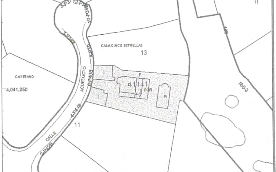 Villa de lujo de 4 dormitorios en Nueva Andalucía a poca distancia a pie de Puerto Banús