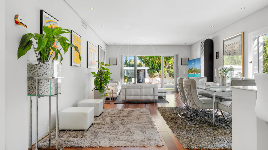 Villa de lujo de 4 dormitorios en Nueva Andalucía a poca distancia a pie de Puerto Banús