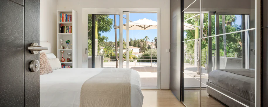 Villa de lujo de 4 dormitorios en Nueva Andalucía a poca distancia a pie de Puerto Banús