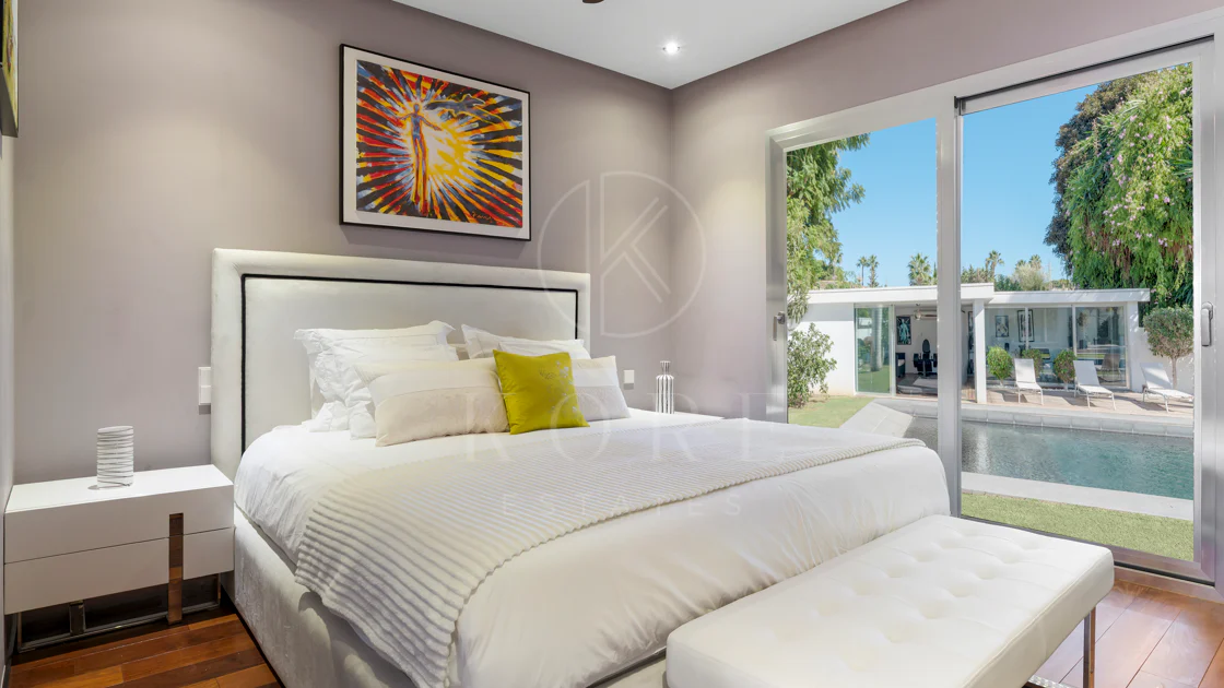 Villa de lujo de 4 dormitorios en Nueva Andalucía a poca distancia a pie de Puerto Banús