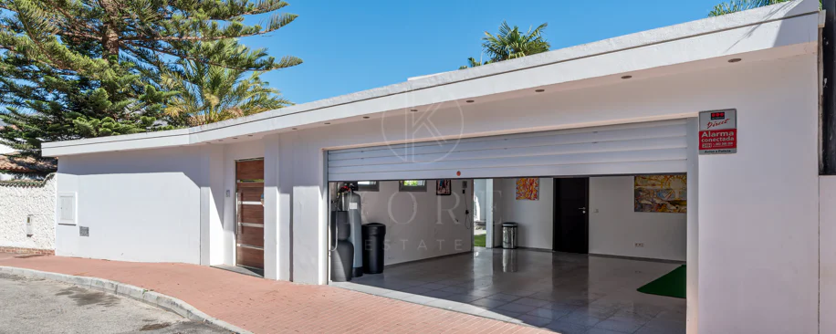 Villa de lujo de 4 dormitorios en Nueva Andalucía a poca distancia a pie de Puerto Banús