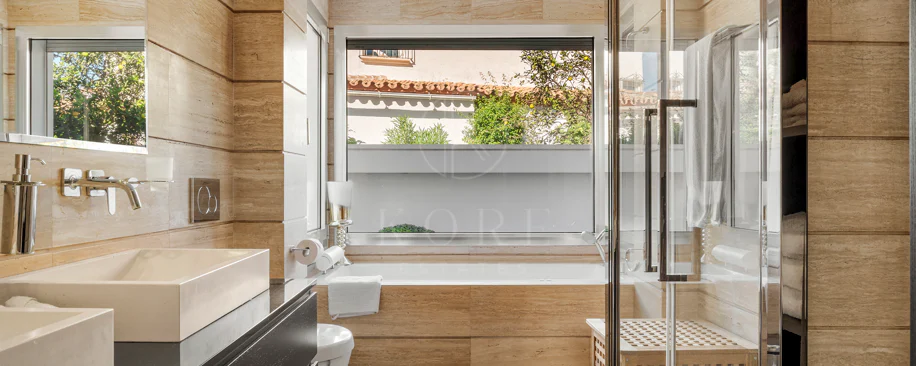 Villa de lujo de 4 dormitorios en Nueva Andalucía a poca distancia a pie de Puerto Banús