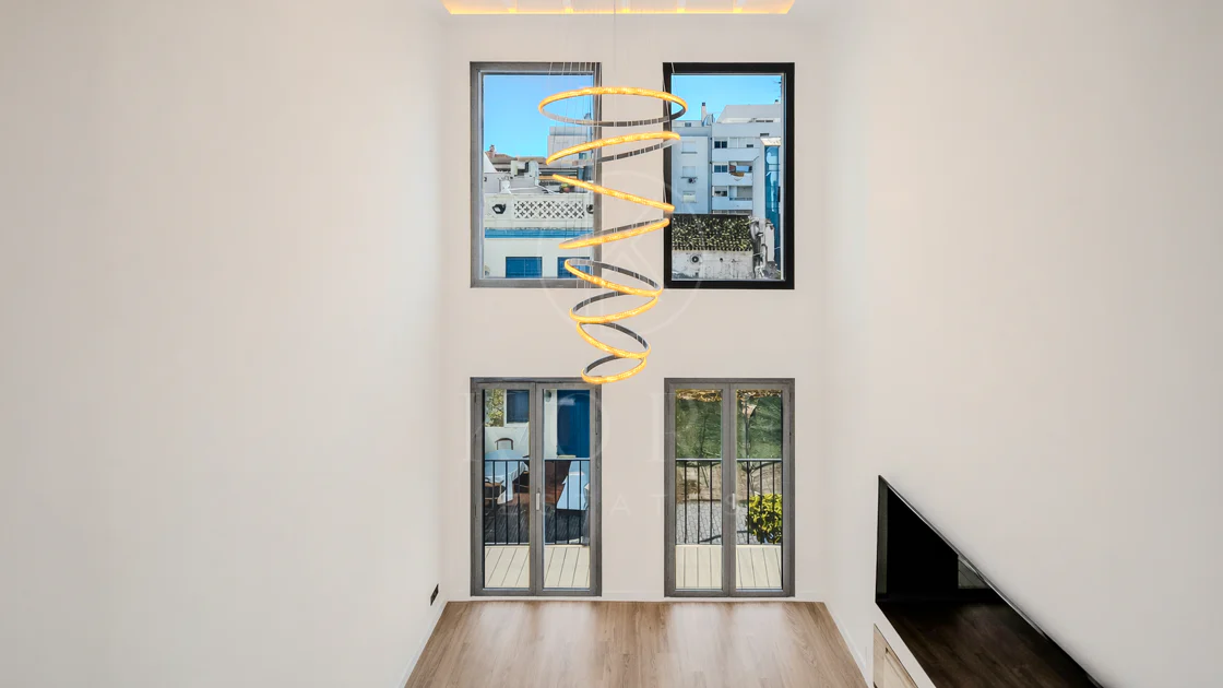 Joya arquitectónica en la calle más emblemática de Estepona