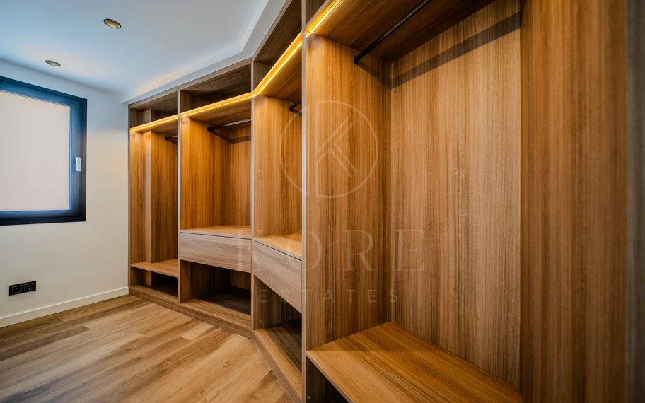 Joya arquitectónica en la calle más emblemática de Estepona