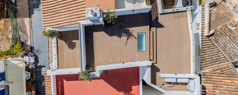 Joya arquitectónica en la calle más emblemática de Estepona