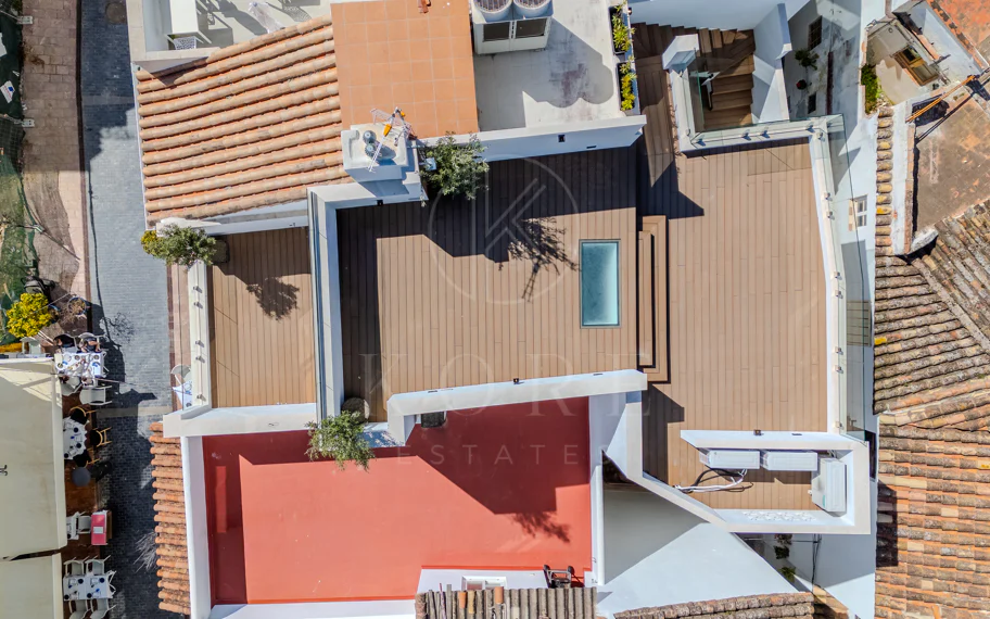 Joya arquitectónica en la calle más emblemática de Estepona