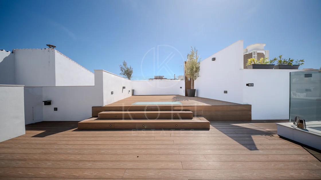 Joya arquitectónica en la calle más emblemática de Estepona