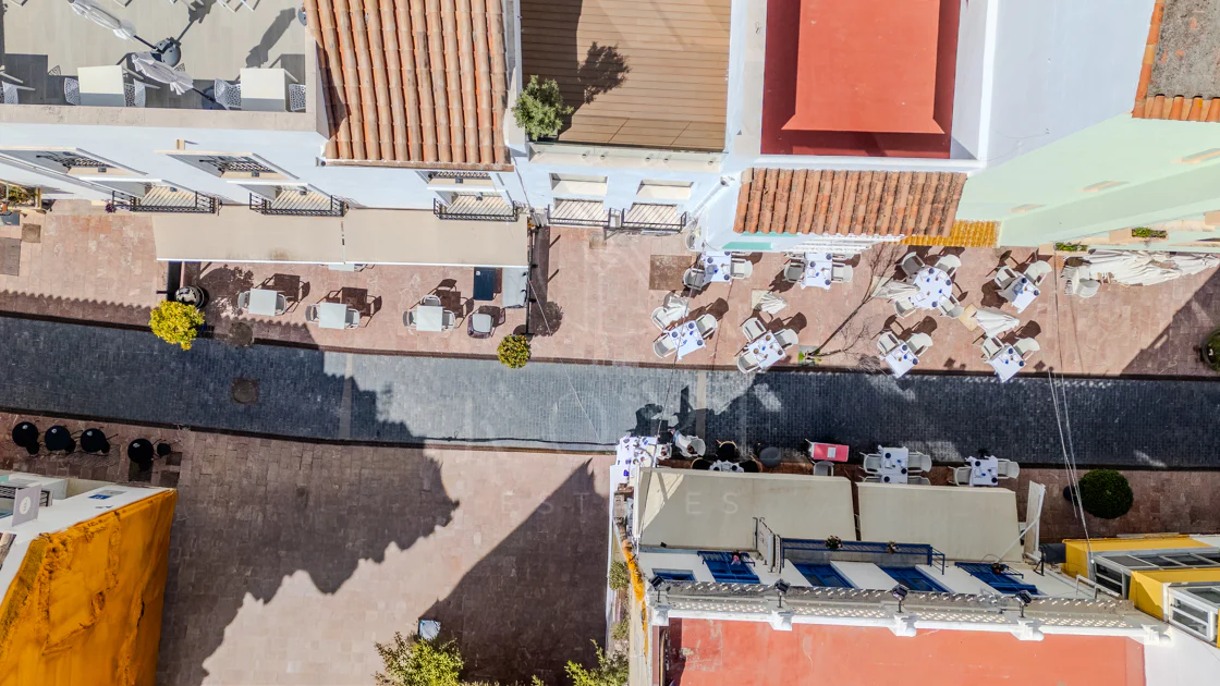 Joya arquitectónica en la calle más emblemática de Estepona