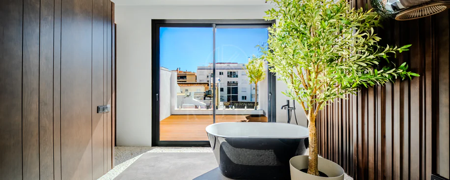 Joya arquitectónica en la calle más emblemática de Estepona