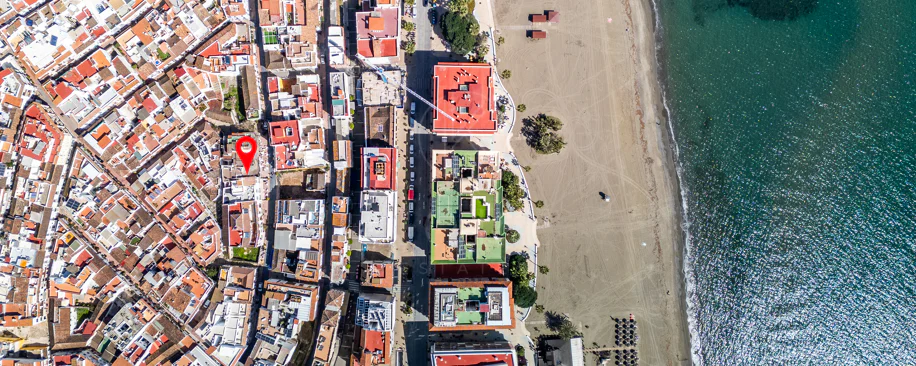 Joya arquitectónica en la calle más emblemática de Estepona
