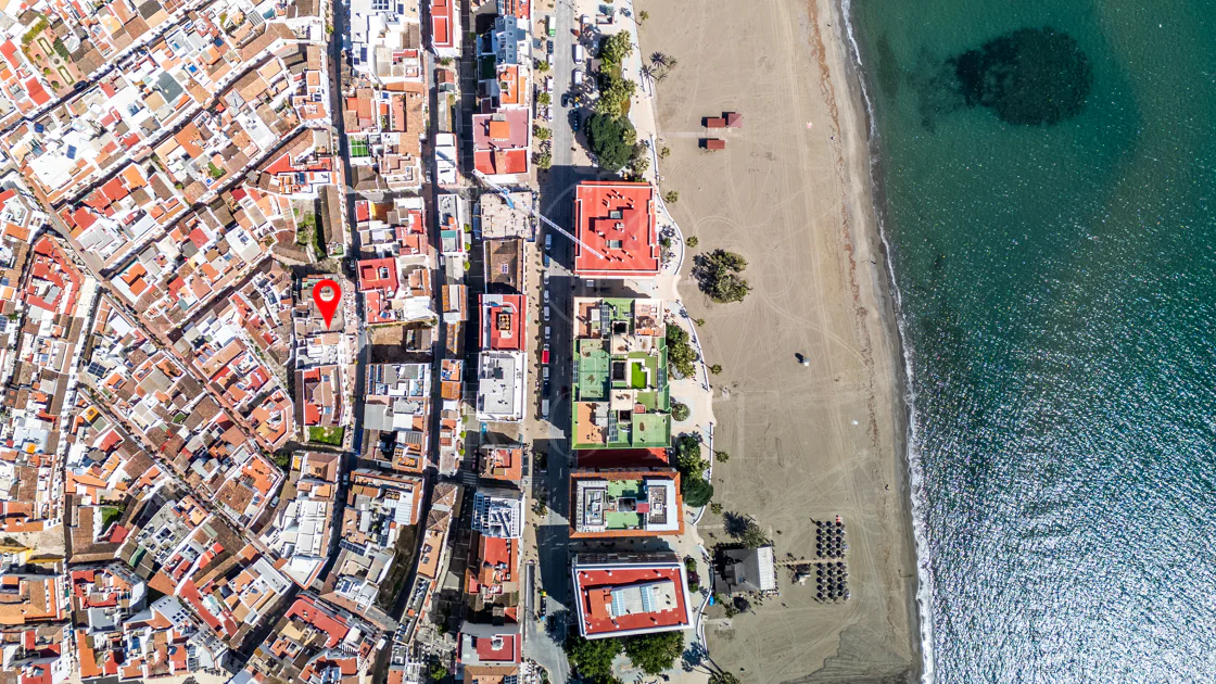 Joya arquitectónica en la calle más emblemática de Estepona