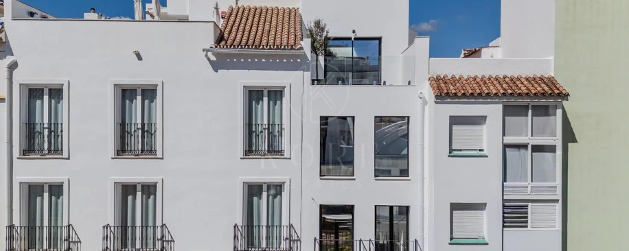 Joya arquitectónica en la calle más emblemática de Estepona