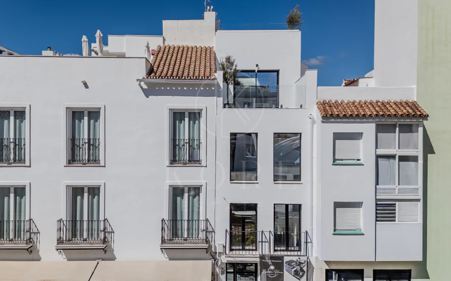 Joya arquitectónica en la calle más emblemática de Estepona