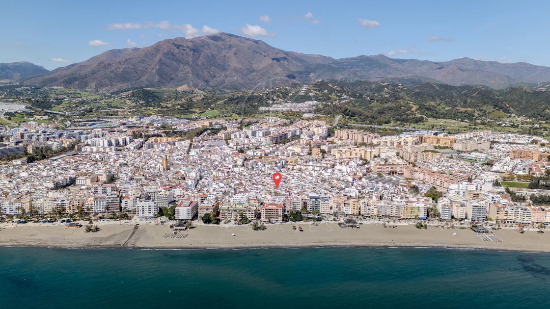 Joya arquitectónica en la calle más emblemática de Estepona