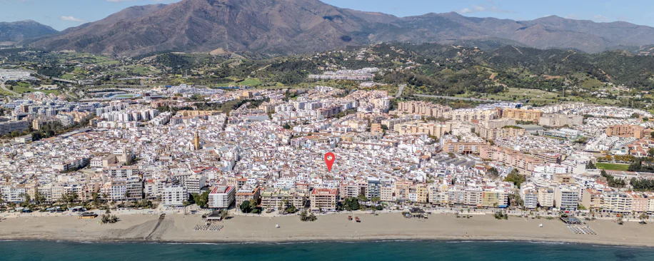 Joya arquitectónica en la calle más emblemática de Estepona