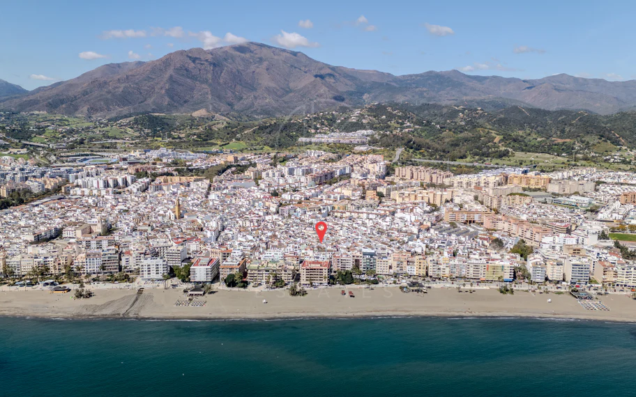 Joya arquitectónica en la calle más emblemática de Estepona